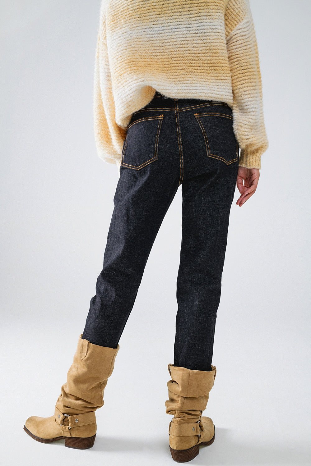 Jean skinny avec surpiqûres contrastées