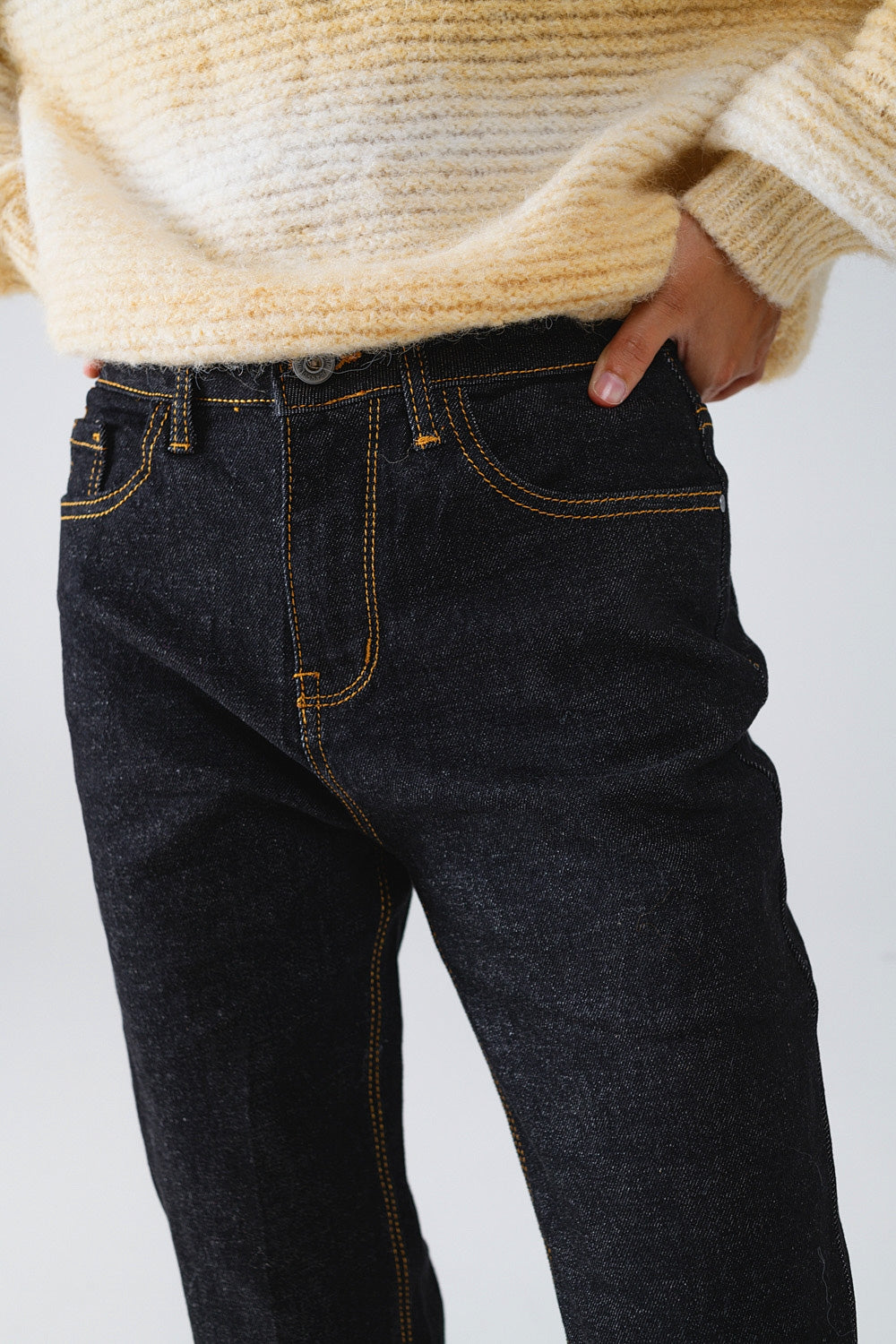 Jean skinny avec surpiqûres contrastées
