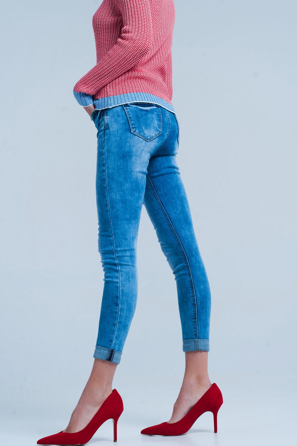 Jean skinny délavé avec motif léopard