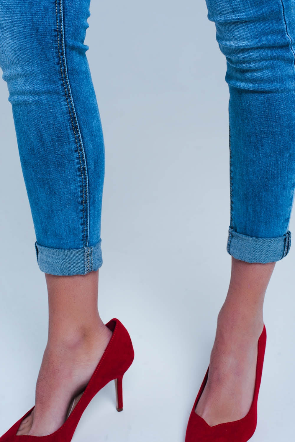 Jean skinny délavé avec motif léopard