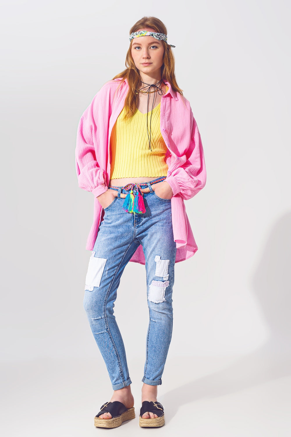 Jean Skinny Extensible avec Empiècements en Délavage Moyen et Détail de Ceinture