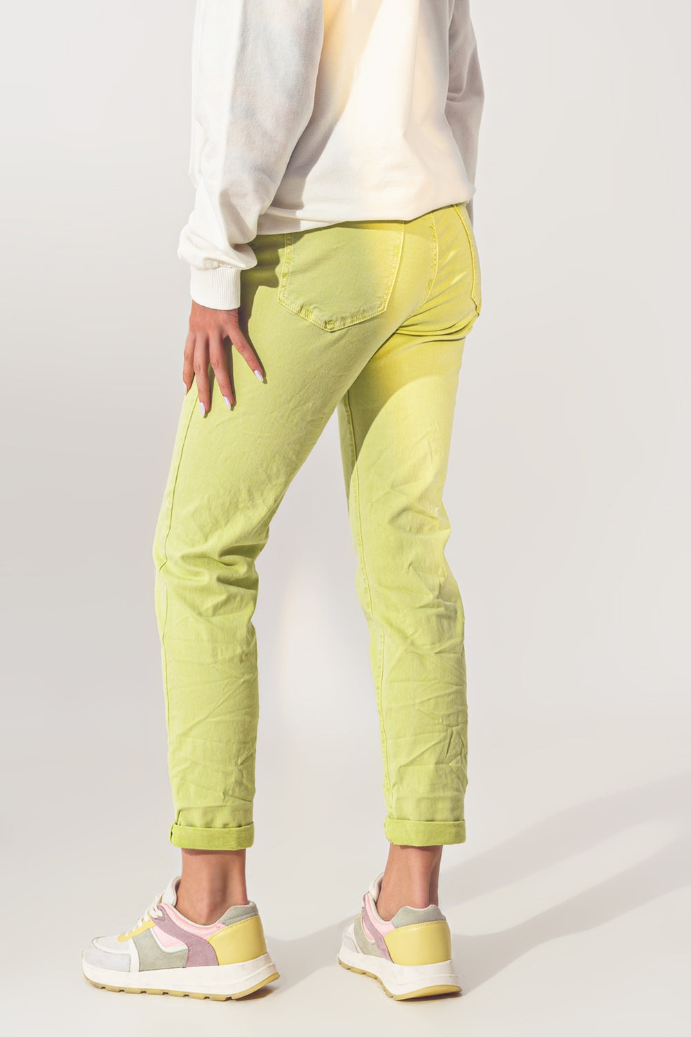 Jean skinny froissé en vert lime