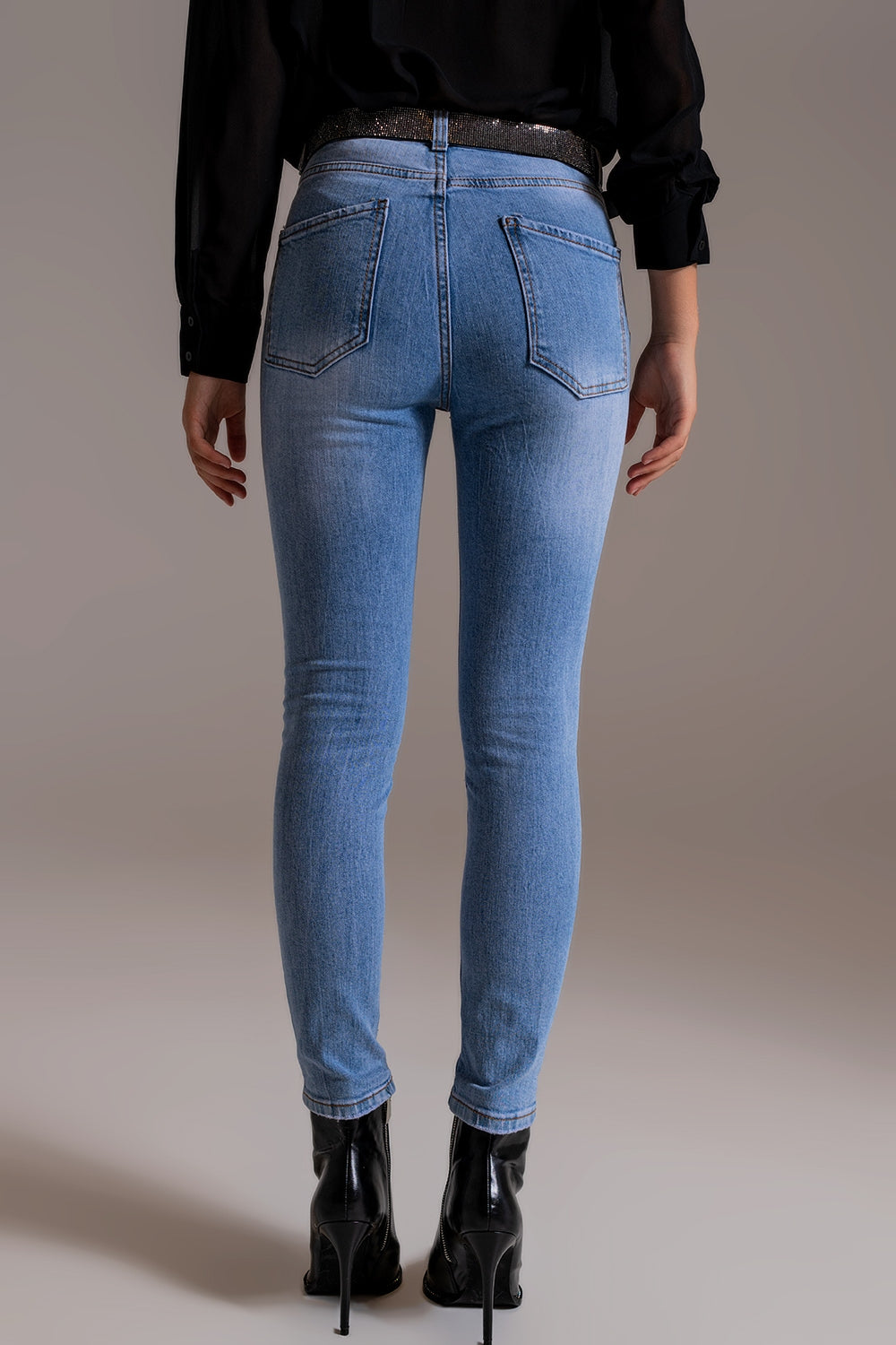 Jean skinny taille haute dans une teinte claire