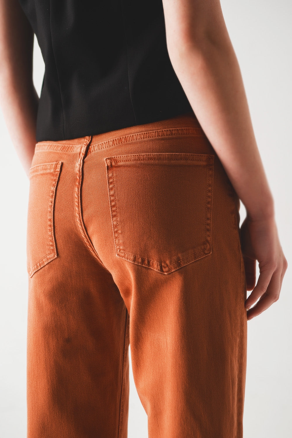 Jean slouchy à taille mi haute en coton rouille