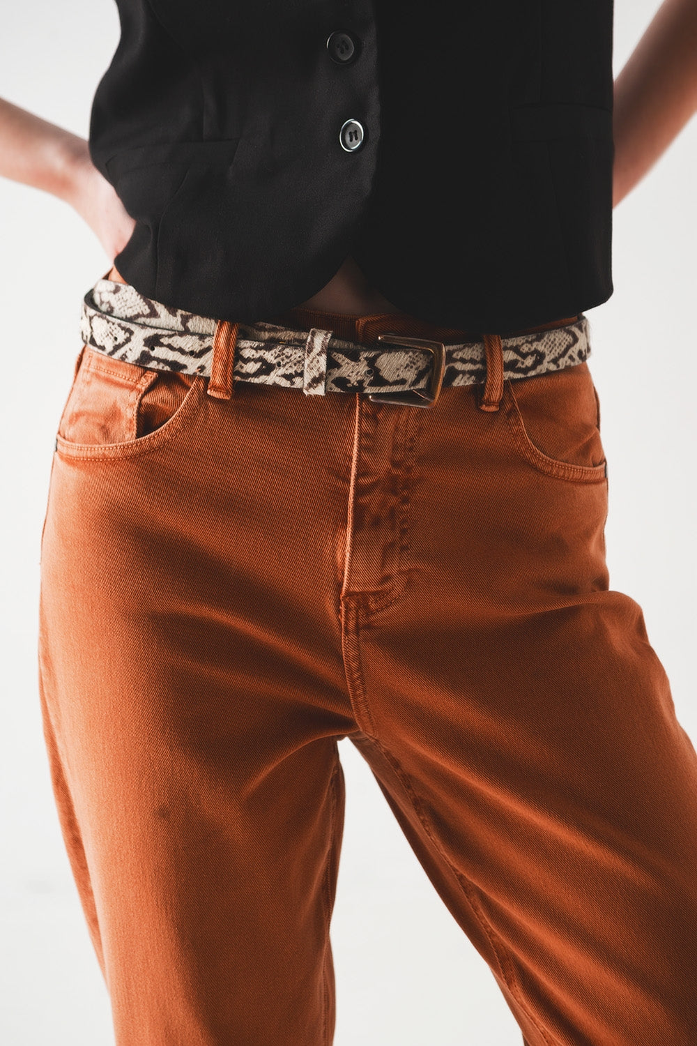 Jean slouchy à taille mi haute en coton rouille