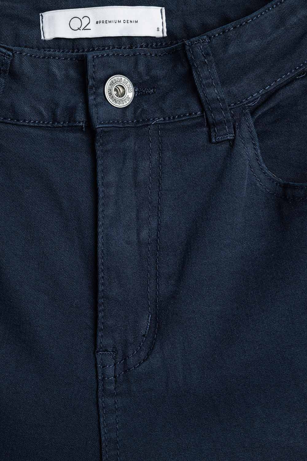 Jean stretch confortable avec jambe droite en bleu marine