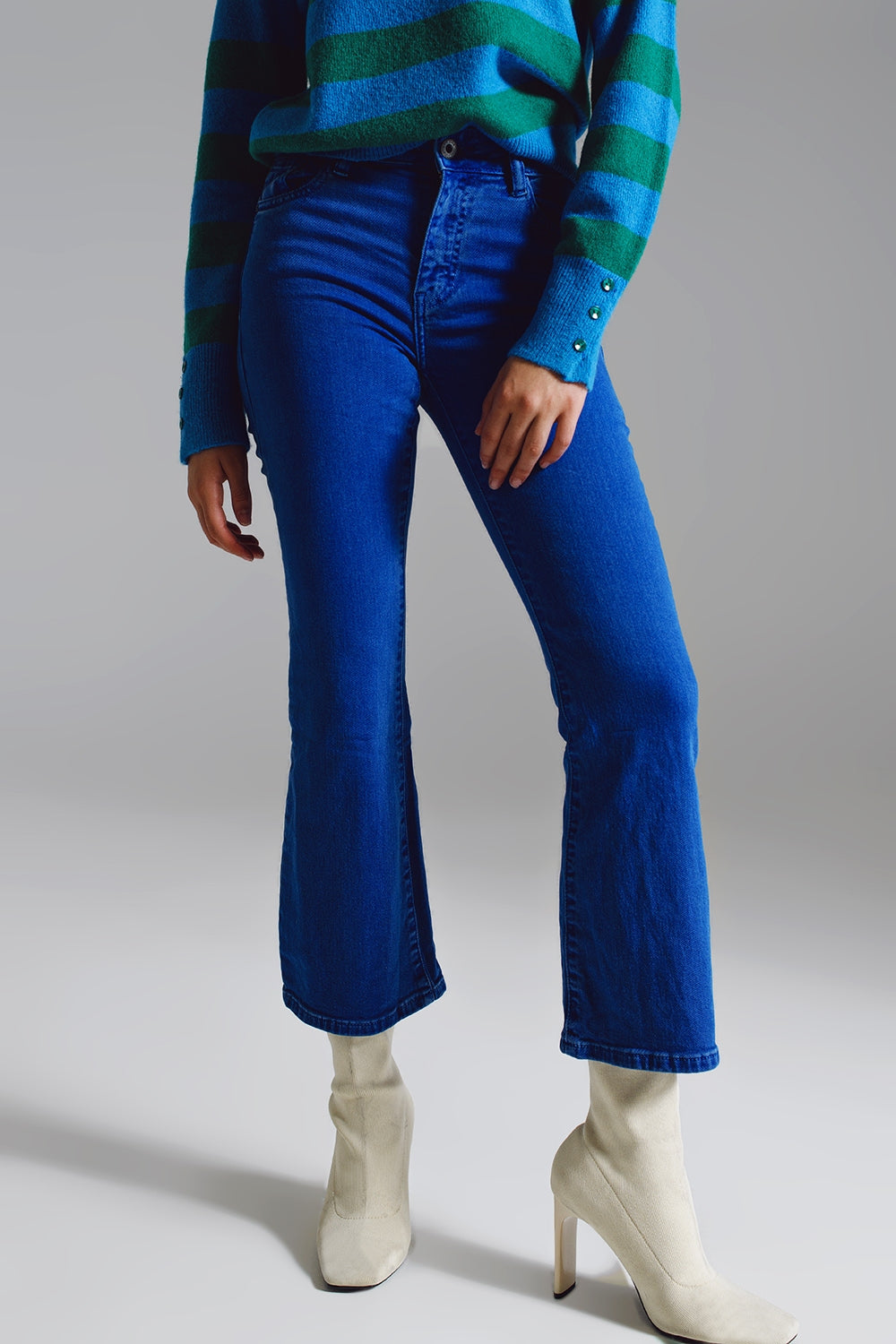 Jean taille haute évasé en bleu