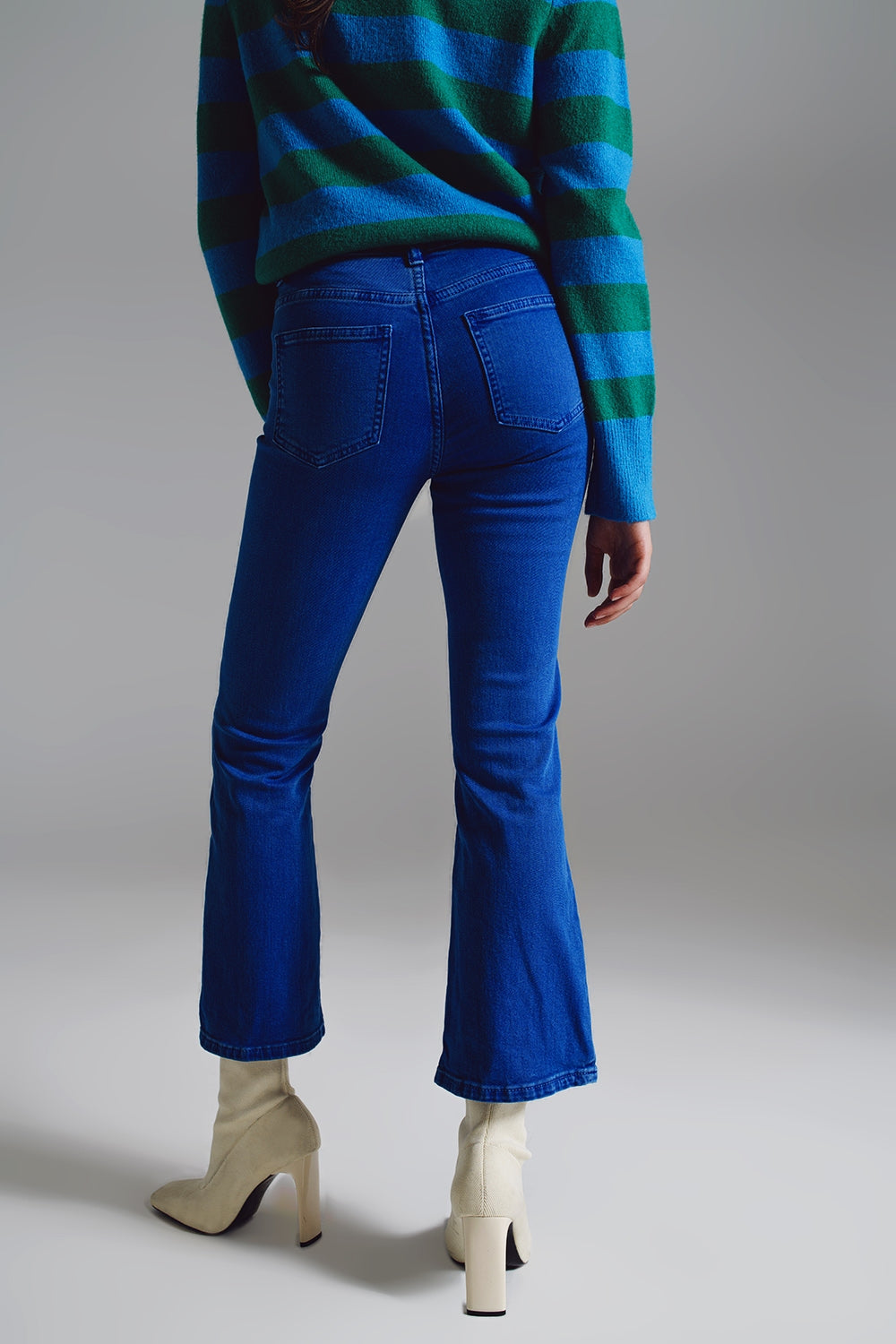 Jean taille haute évasé en bleu
