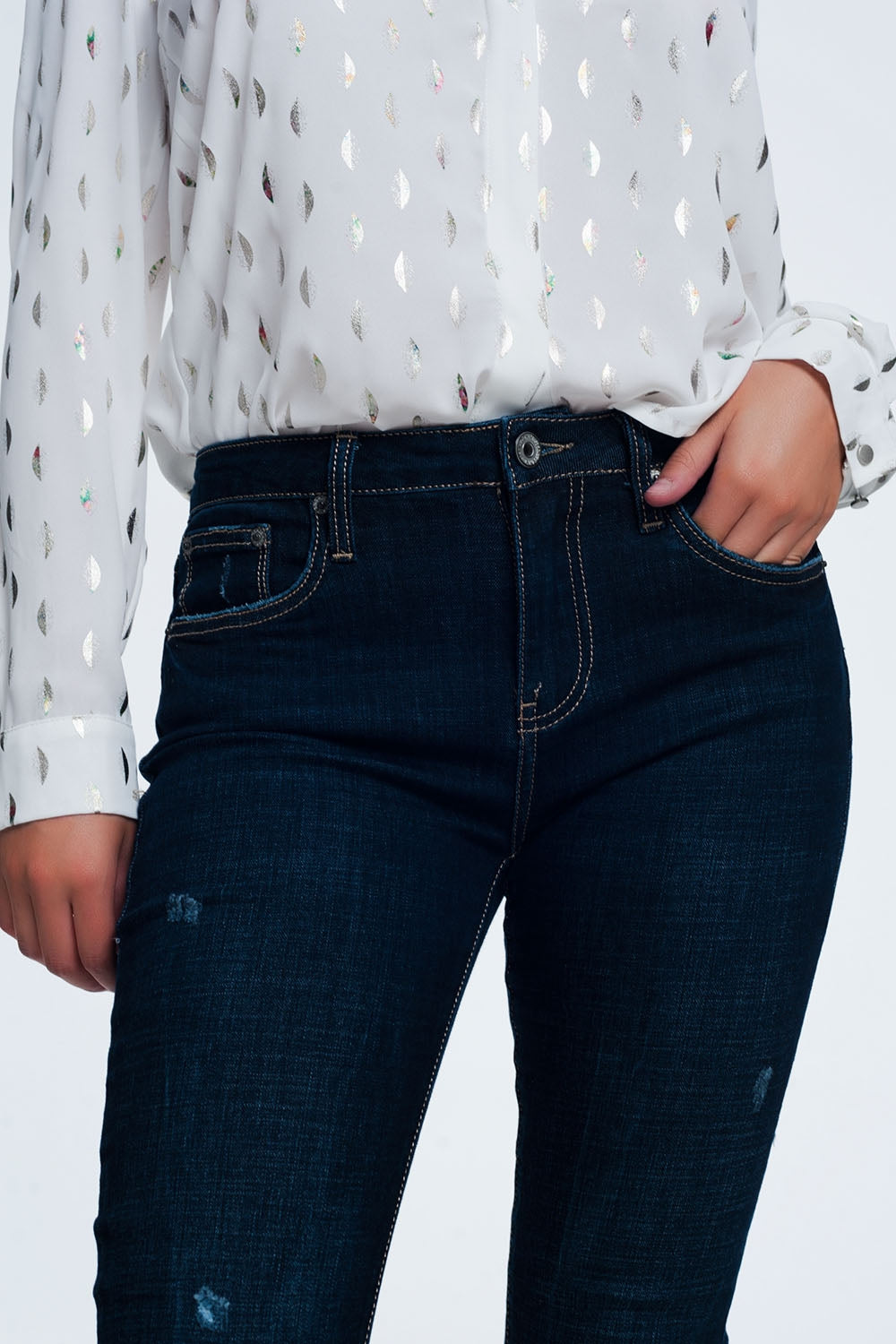 Jean taille mi-haute bleu vif délavé à ourlet brut