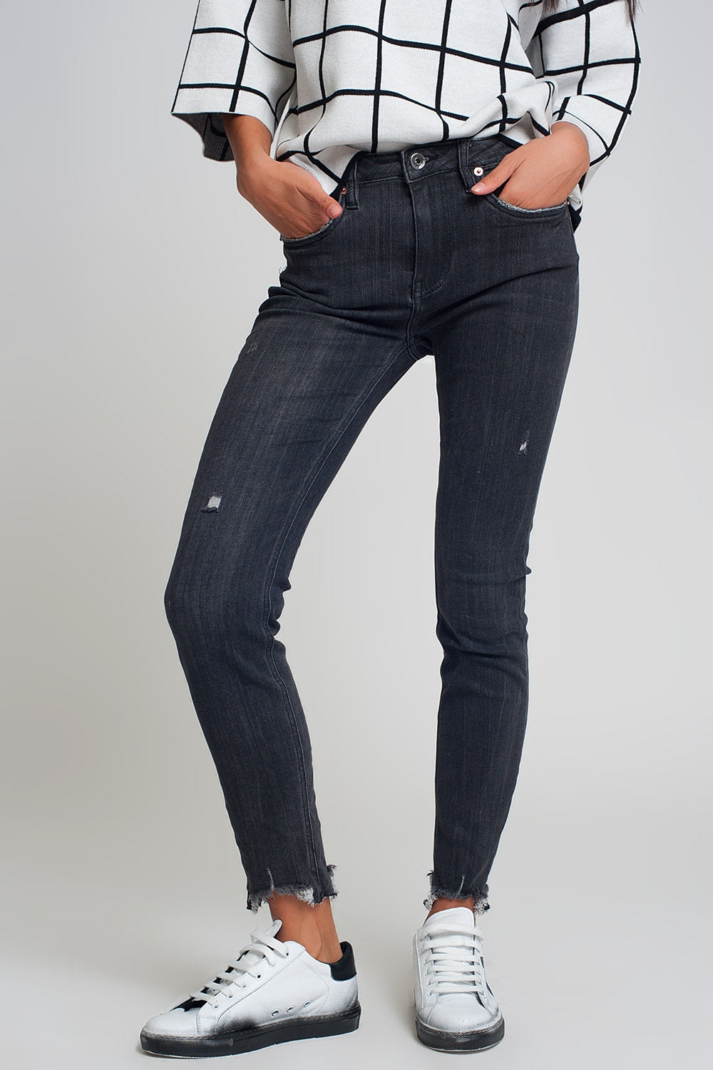 Jean taille mi-haute noir à ourlet brut
