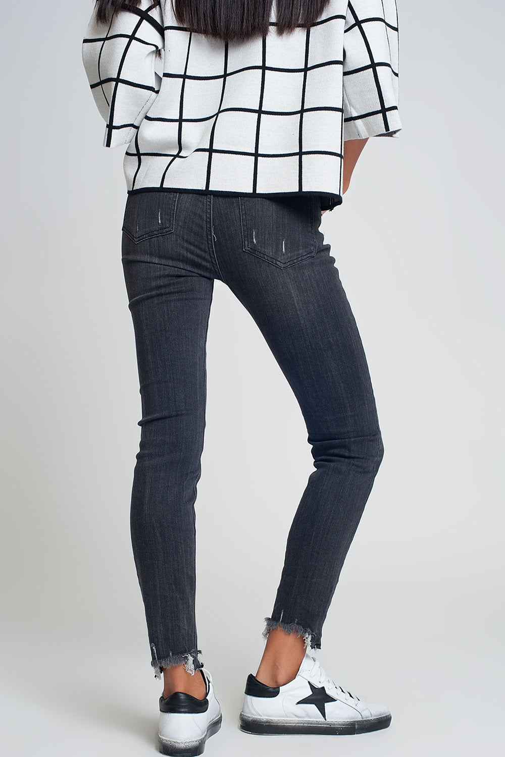 Jean taille mi-haute noir à ourlet brut