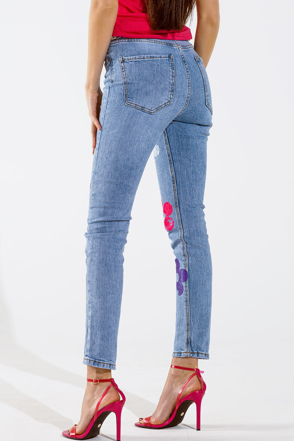 Jeans 5 poches skinny avec fleurs