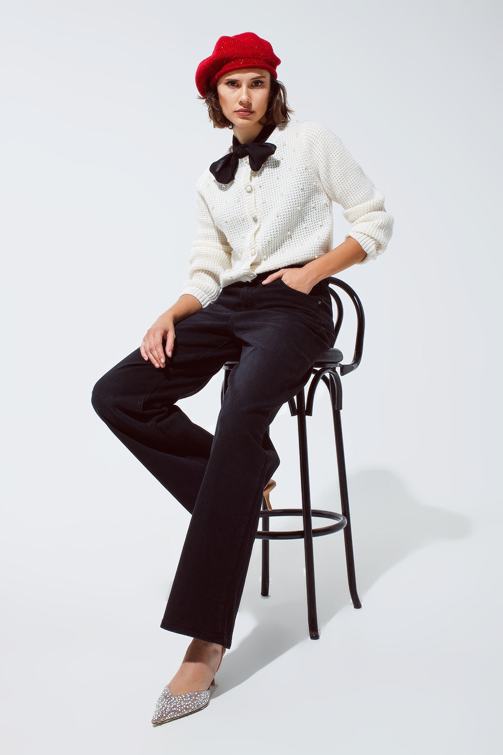 Q2 Jeans à jambe droite avec surpiqûres à la taille en noir
