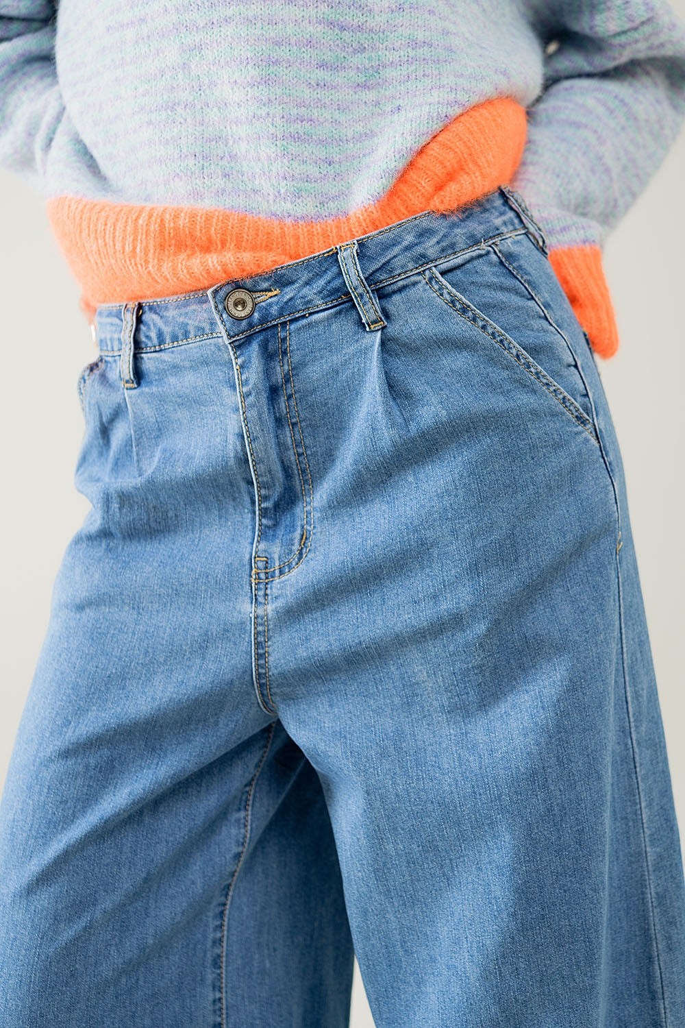 jeans à plis extra-larges en délavage léger