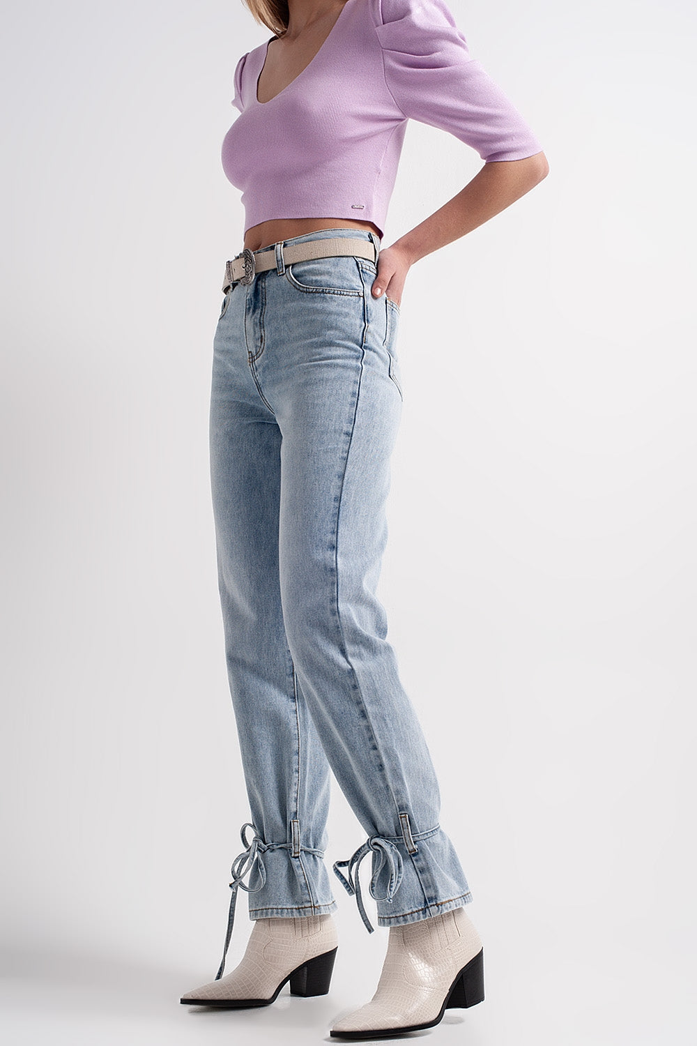 Jeans avec liens à nouer à la cheville