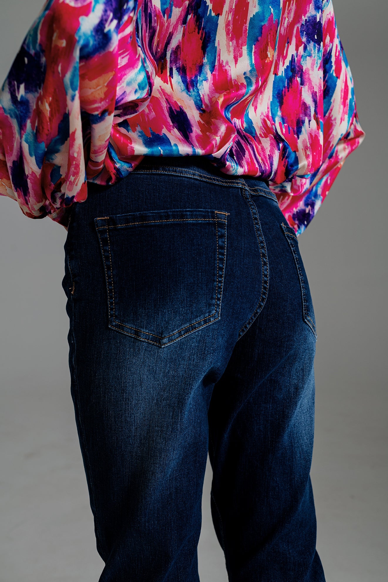 Jeans basiques à jambes Regular en lavage moyen