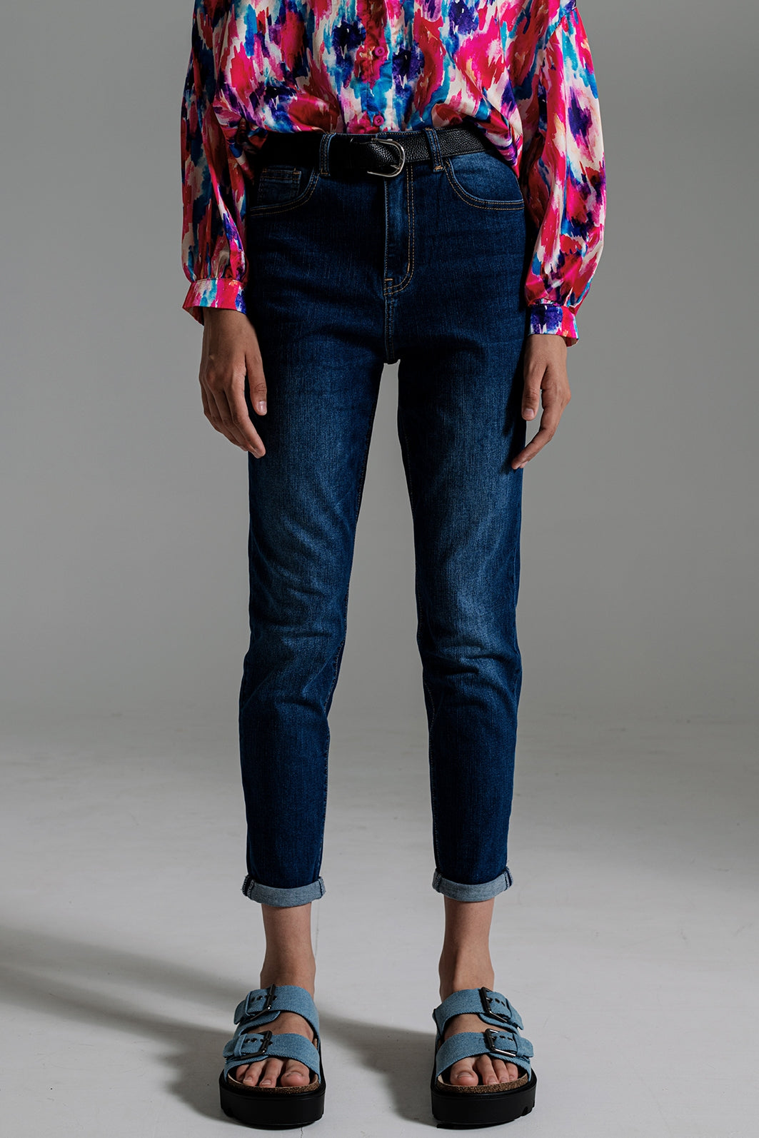Jeans basiques à jambes Regular en lavage moyen