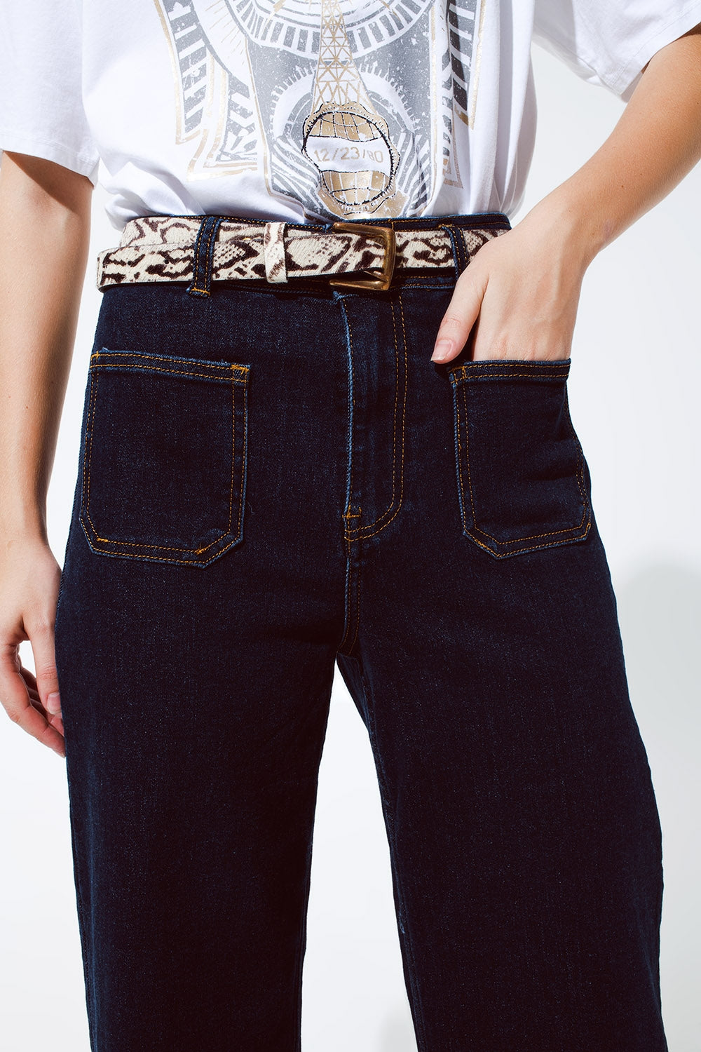 Jeans droits avec détail de poche en lavage foncé