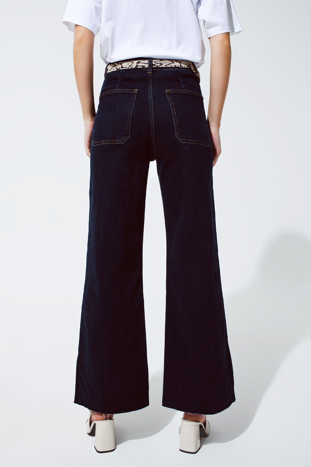 Jeans droits avec détail de poche en lavage foncé