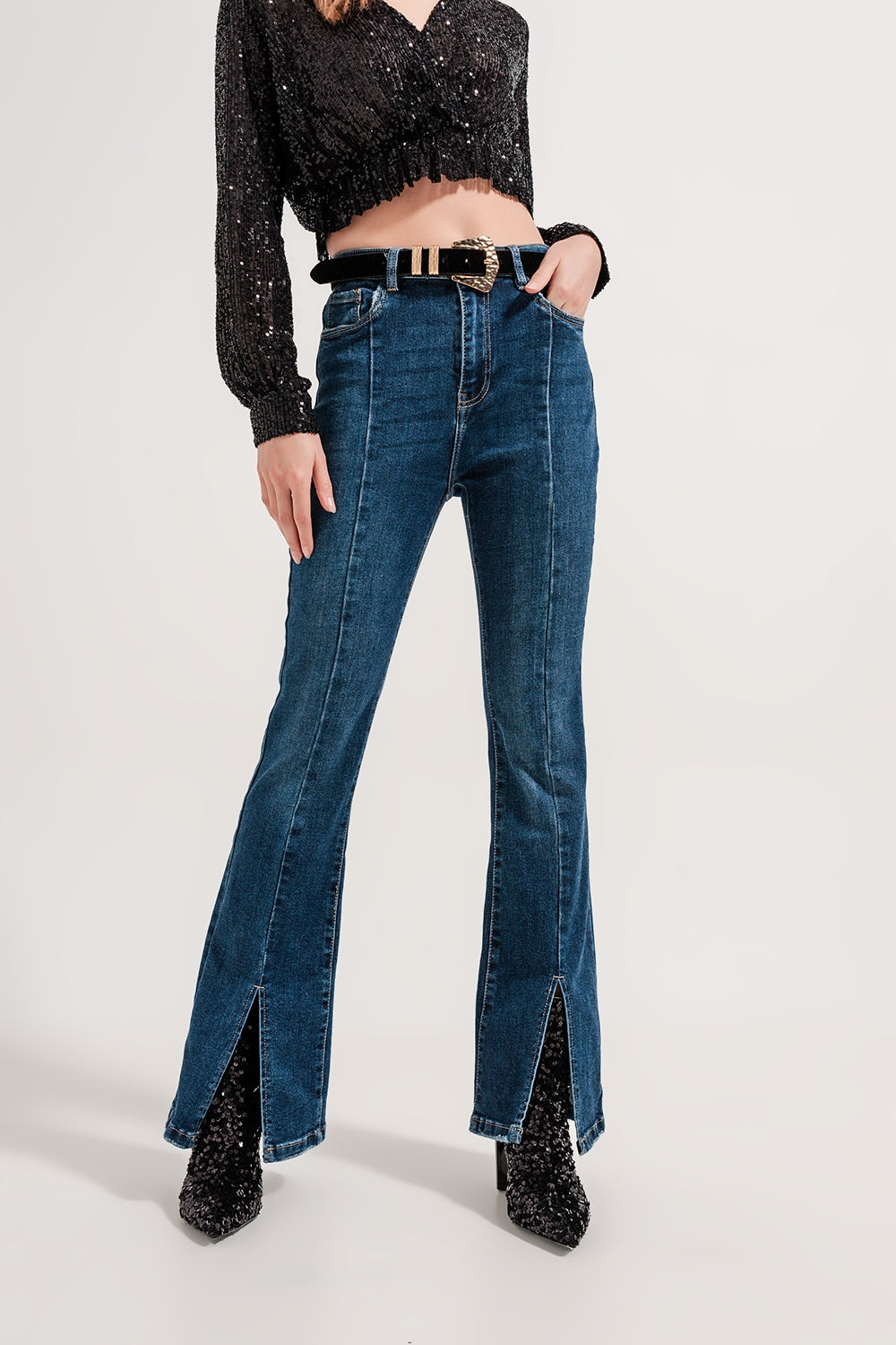 Jeans évasé à ourlet fendu