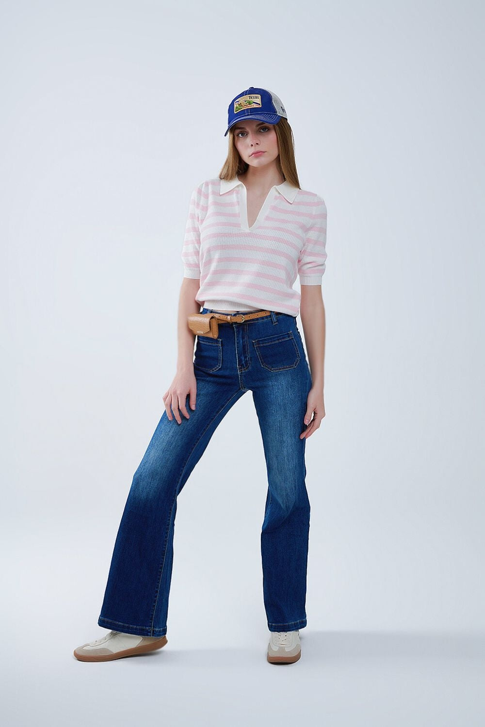 Jeans évasés bleu foncé avec poches avant