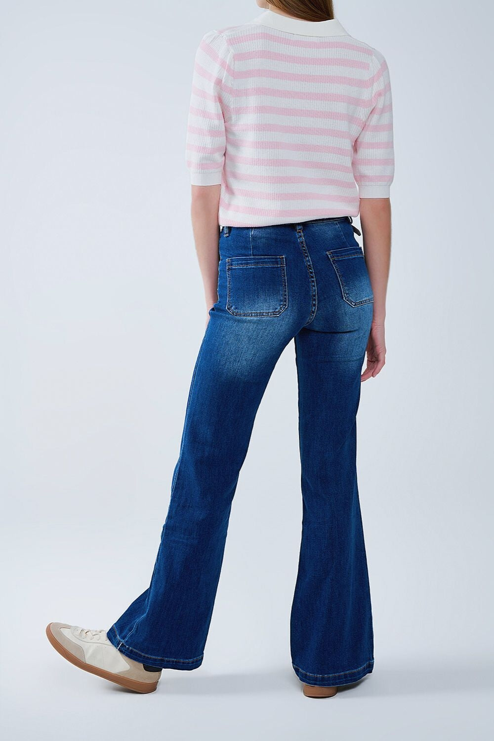 Jeans évasés bleu foncé avec poches avant