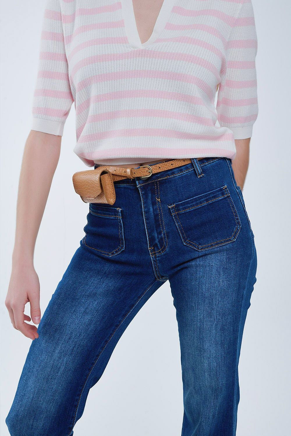 Jeans évasés bleu foncé avec poches avant