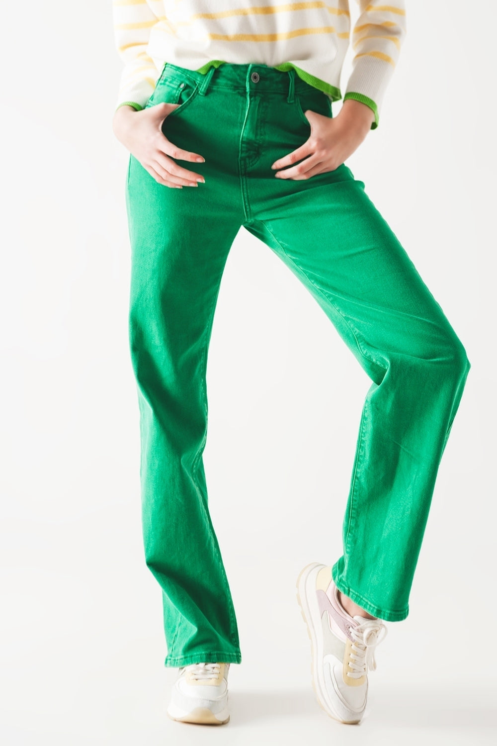 Jeans mom à taille haute en vert