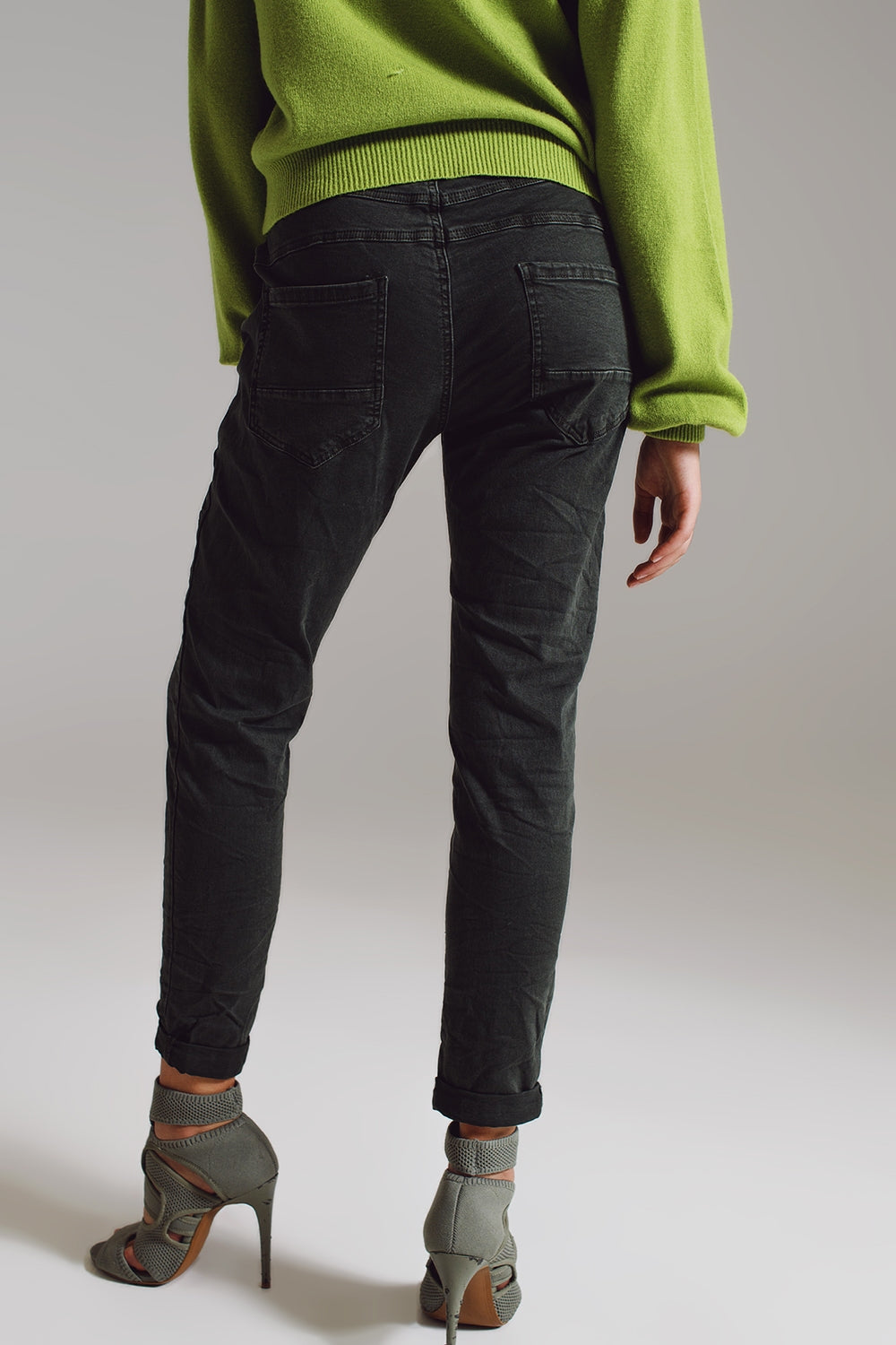 Jeans skinny avec boutons visibles en vert militaire