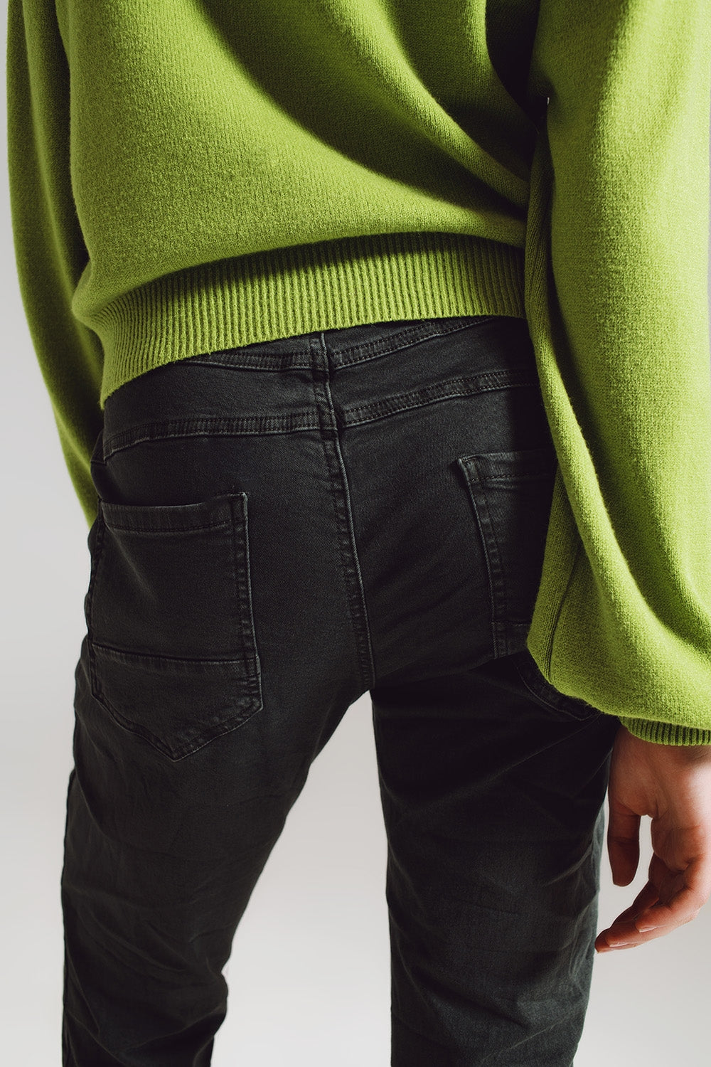 Jeans skinny avec boutons visibles en vert militaire