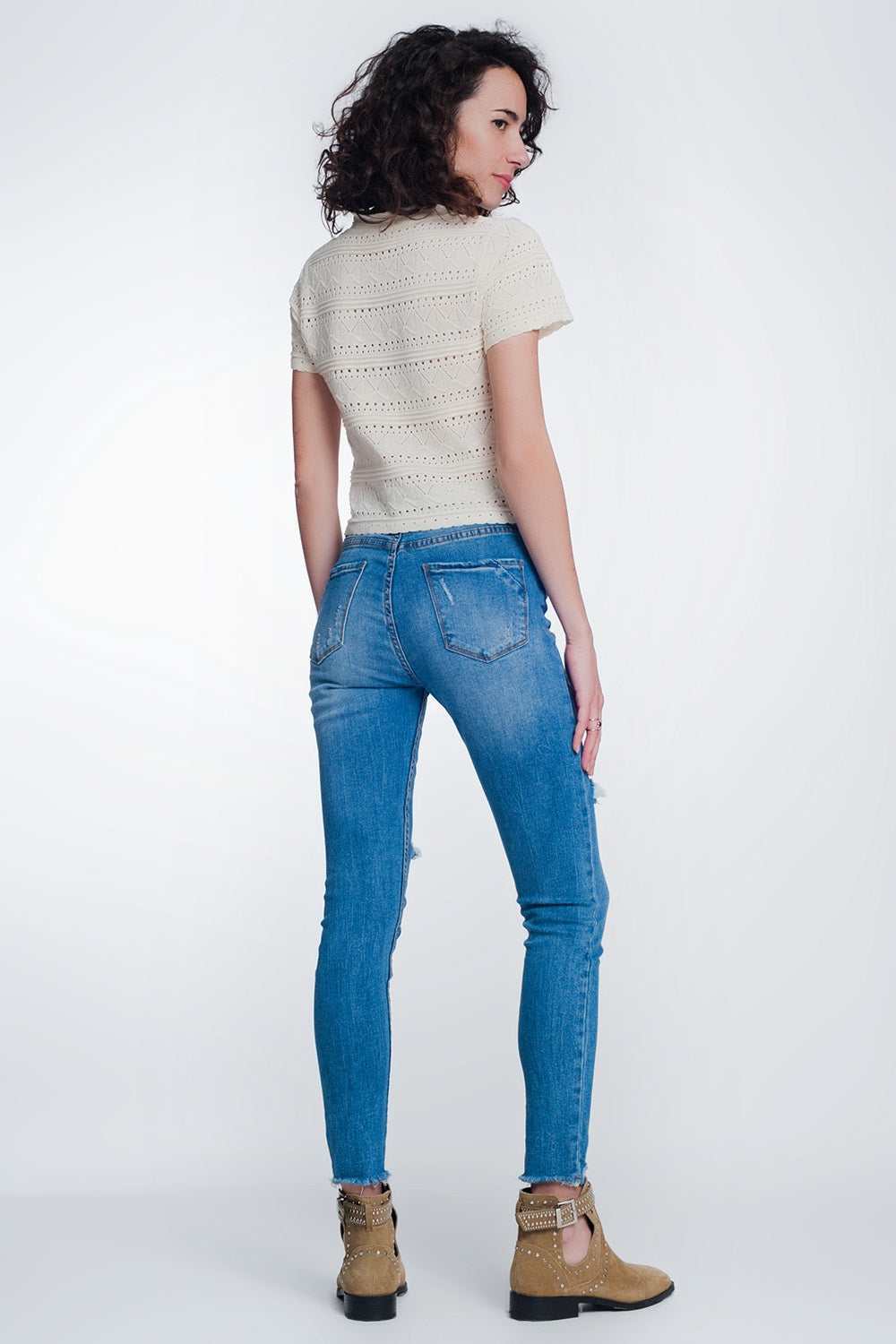 jeans super skinny avec des trous dans les genoux