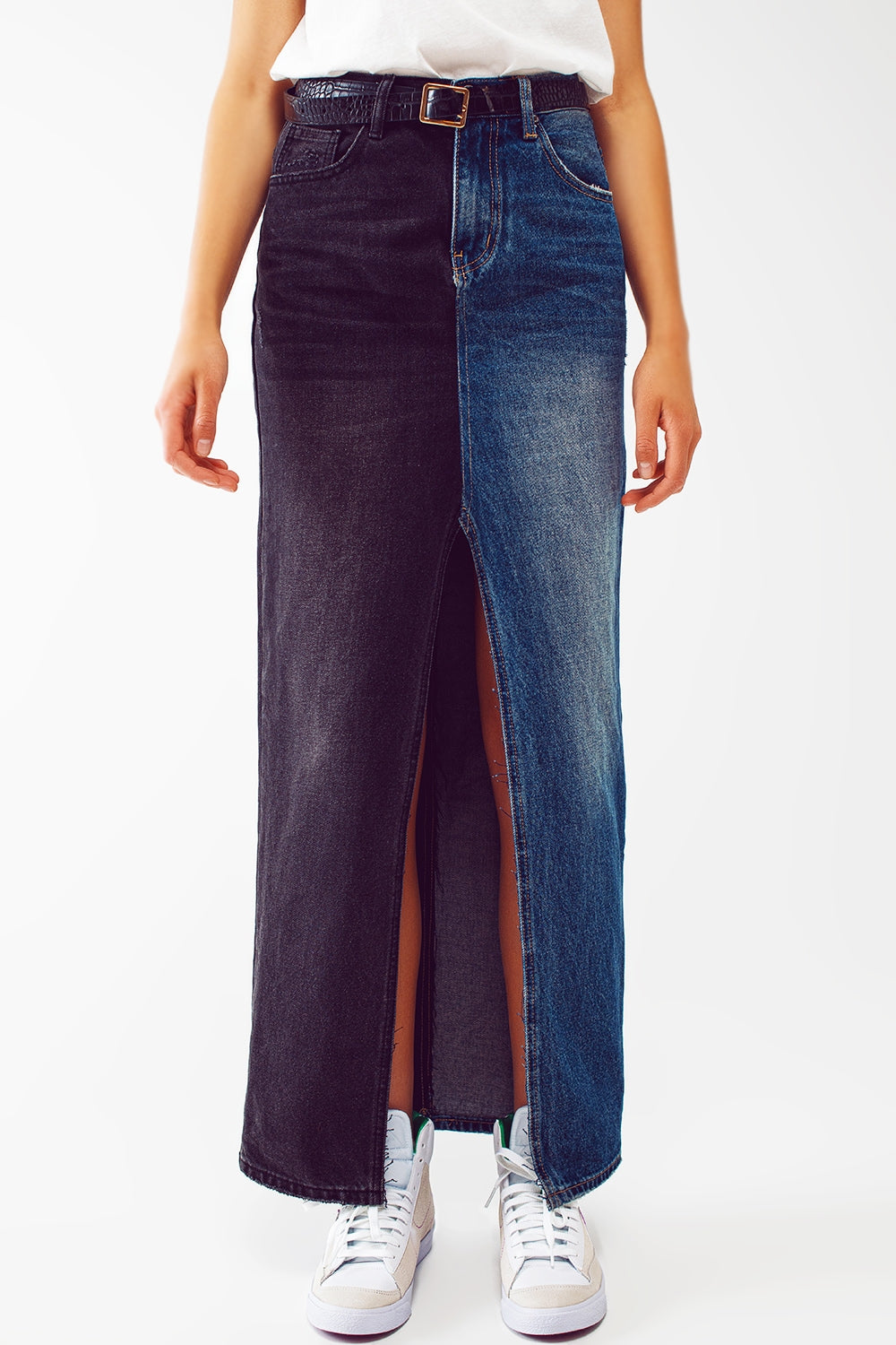 jupe en jean bleu et noir