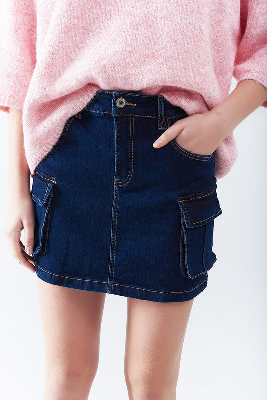 Q2 Jupe en jean cargo dans une teinte foncée avec coutures contrastantes