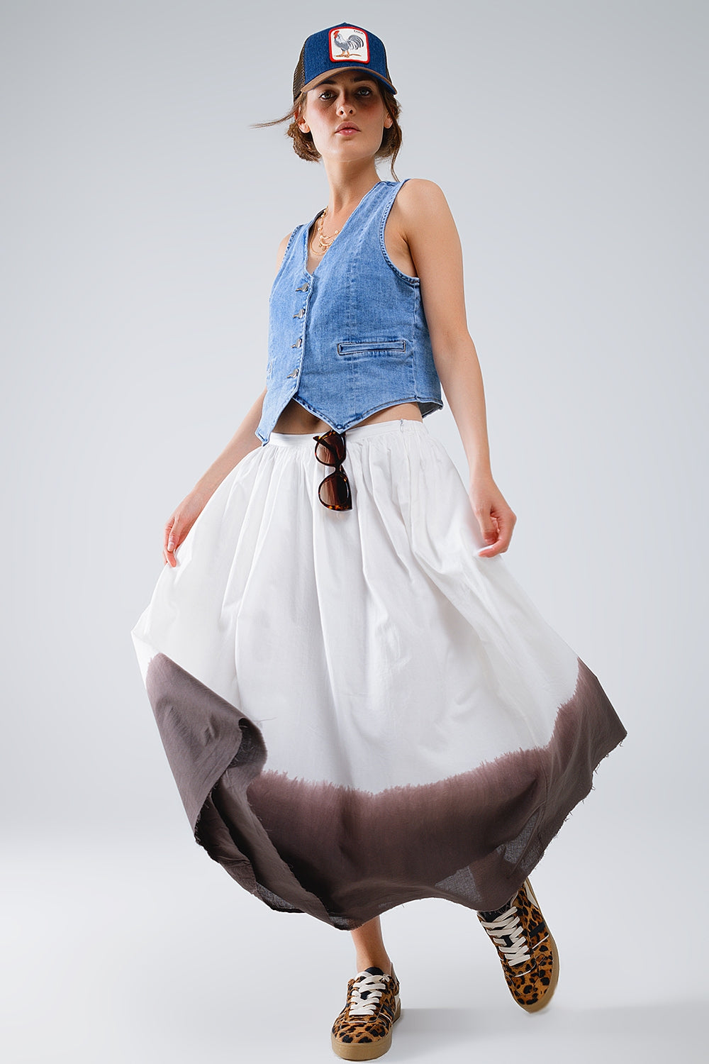 Jupe fluide à taille tombante blanche avec détails ombrés marron