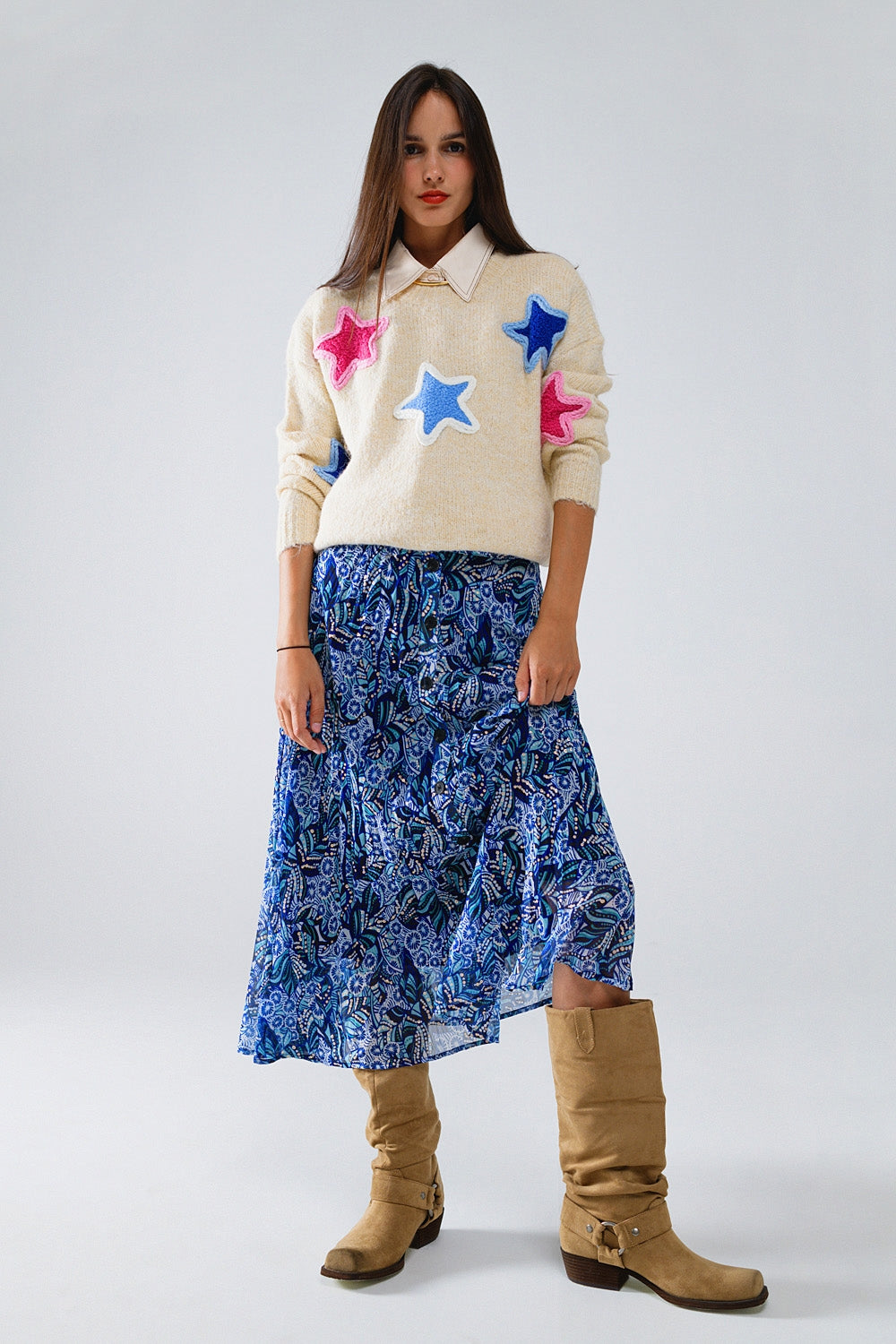 Jupe midi plissée à imprimé abstrait bleu avec patte de boutonnage