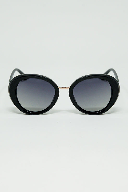 Q2 Lunettes de soleil noires de forme ovale avec détails en métal doré