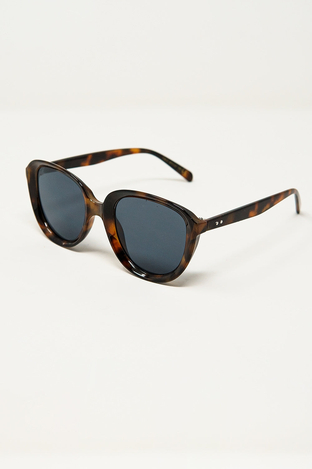 Lunettes de soleil rondes en écaille de tortue foncée