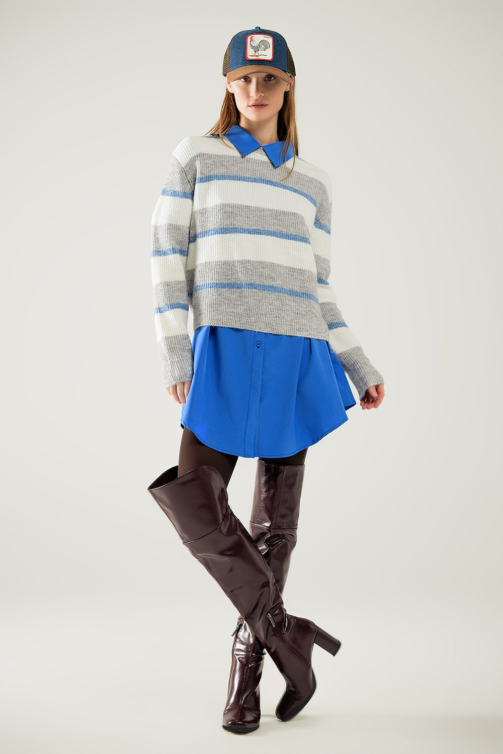 Maillot gris à rayures écrues et bleues