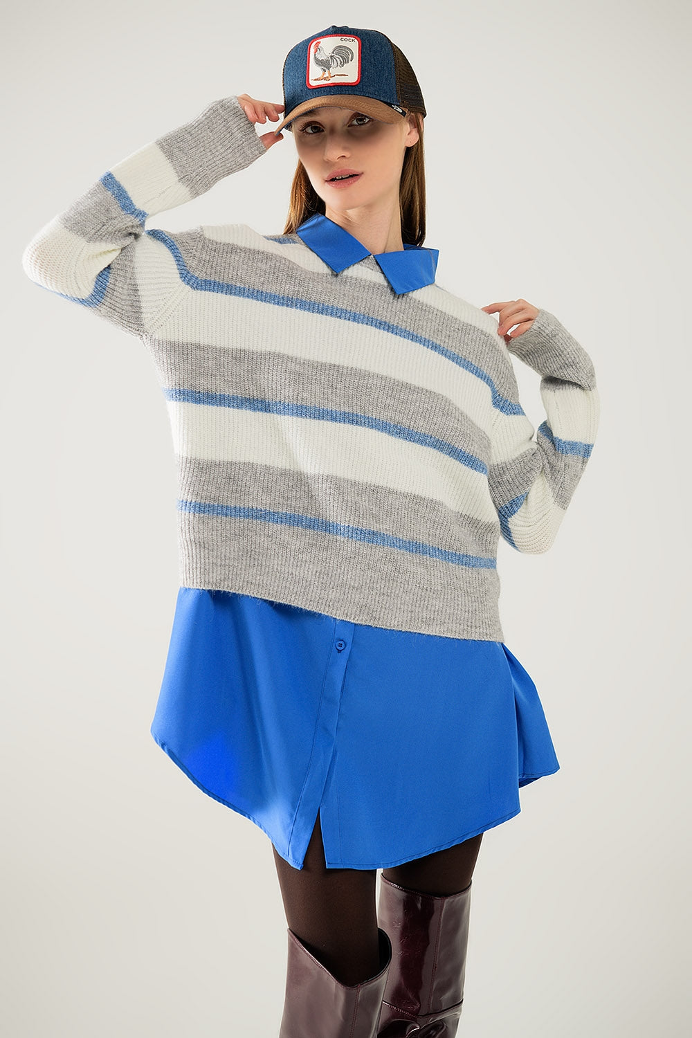 Maillot gris à rayures écrues et bleues