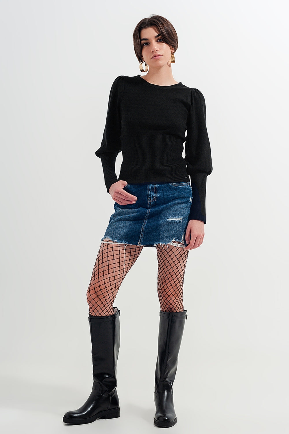Mini jupe en denim taille haute avec des déchirures moyennement délavées