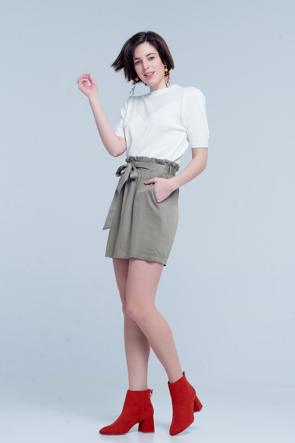 Mini-jupe khaki avec nœud