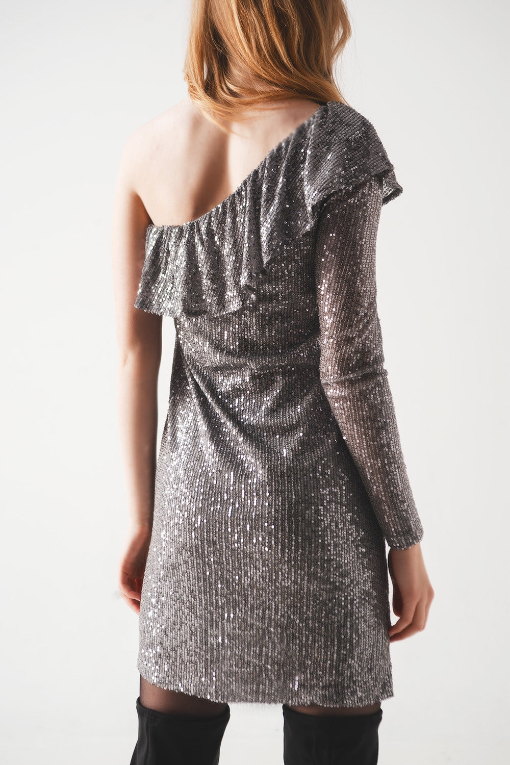 Mini robe à sequins à manches longues en argent