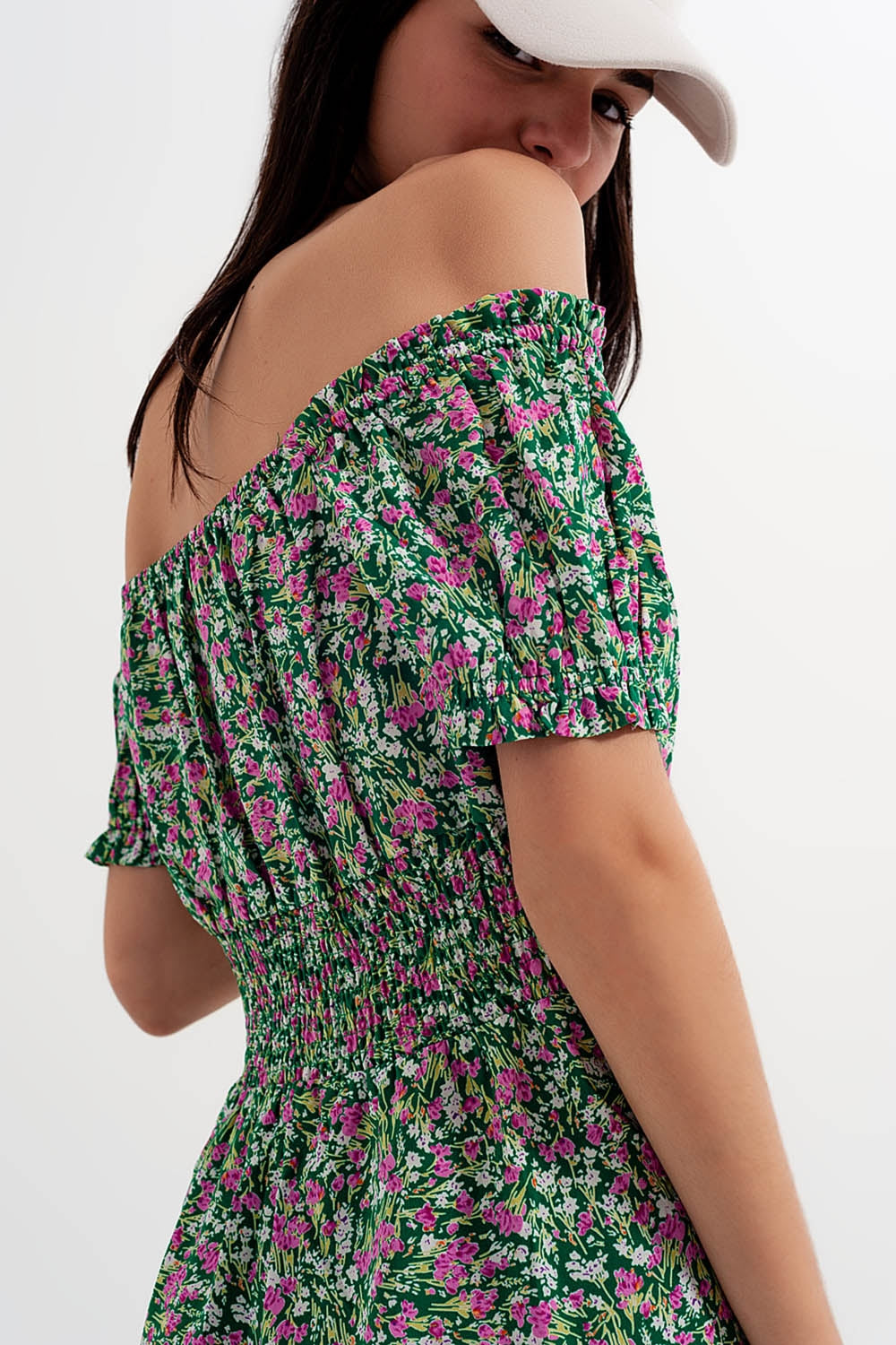 Mini robe avec détail froncé en imprimé floral vert
