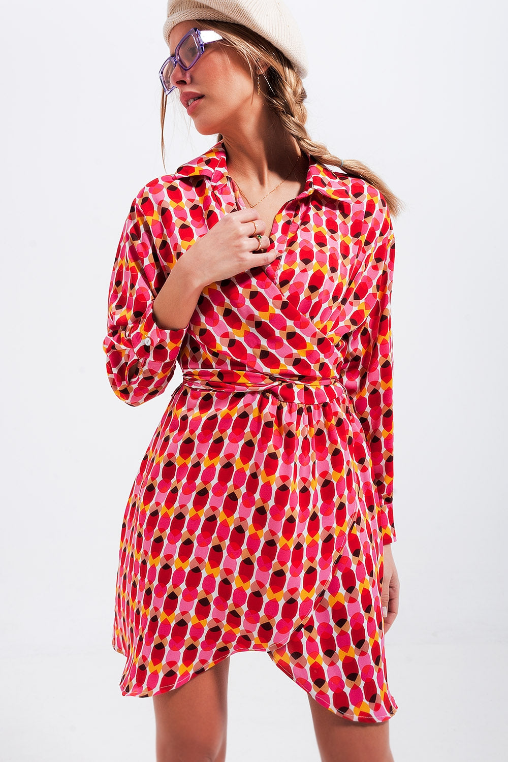 Mini robe boutonnée sur le devant à taille nouée et imprimé rouge