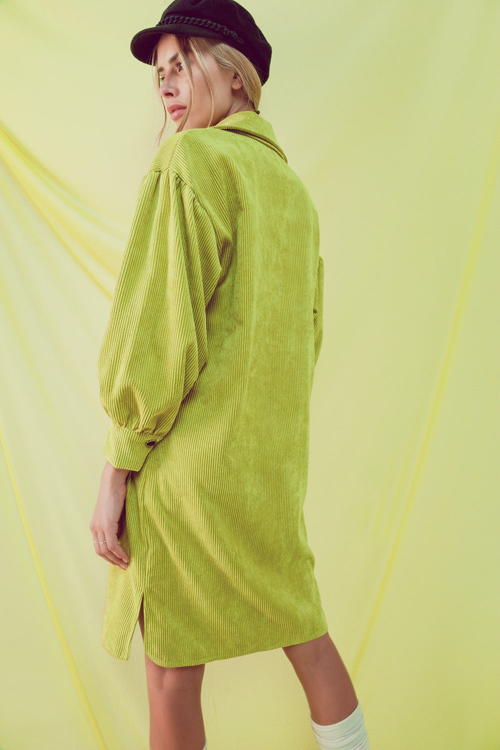 Mini robe chemise en velours côtelé lime