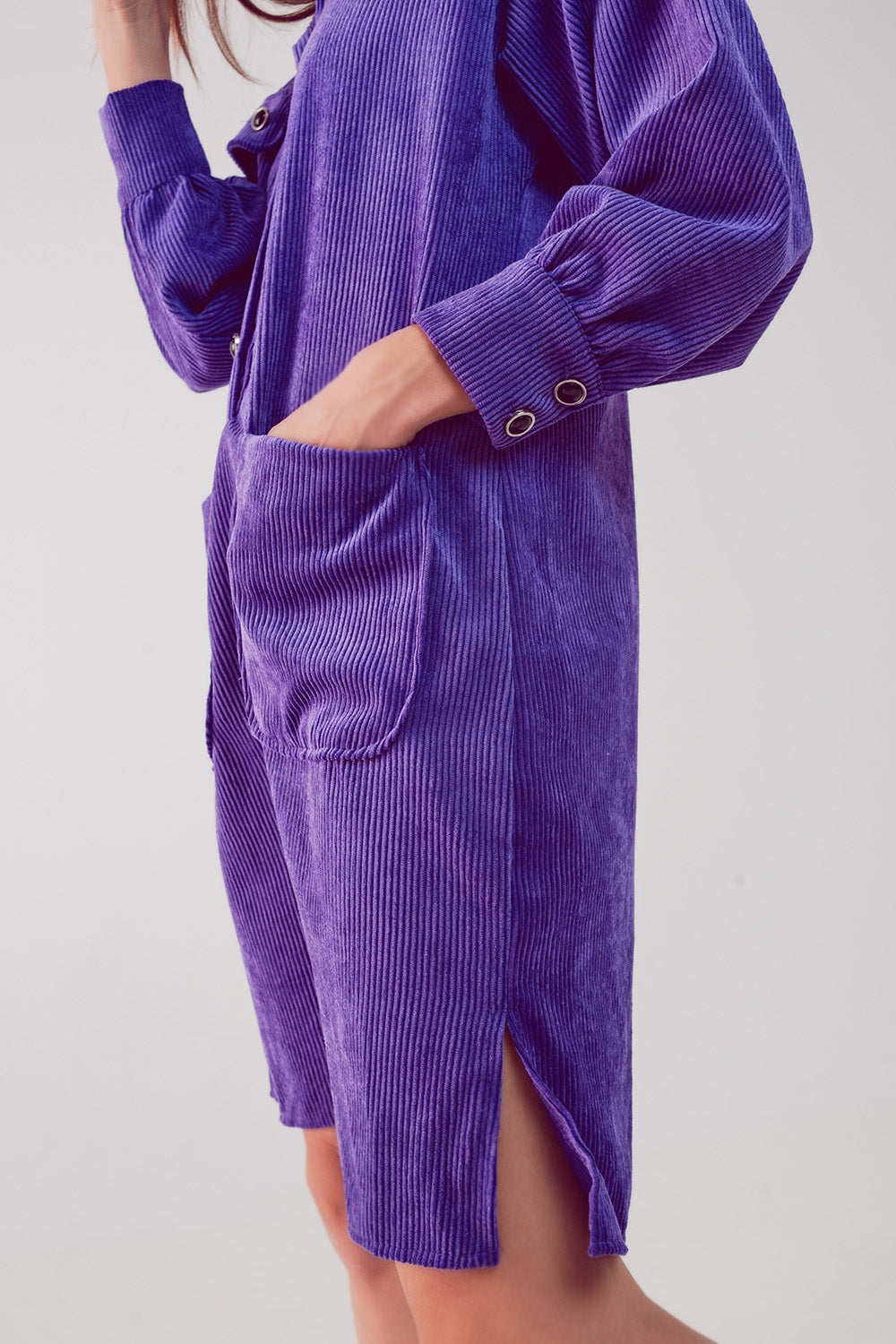 Mini robe chemise en velours côtelé pourpre