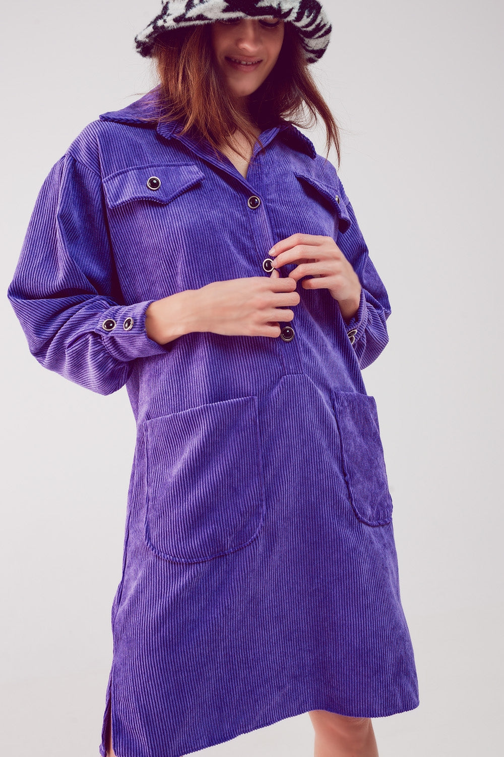 Mini robe chemise en velours côtelé pourpre