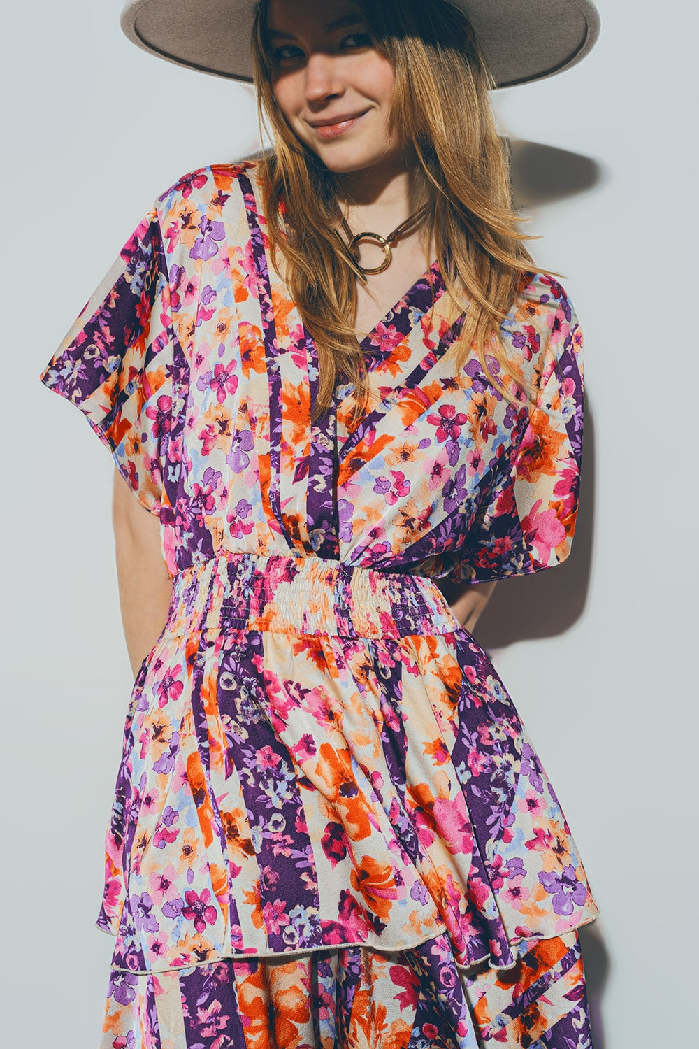 Mini robe florale en multicolore