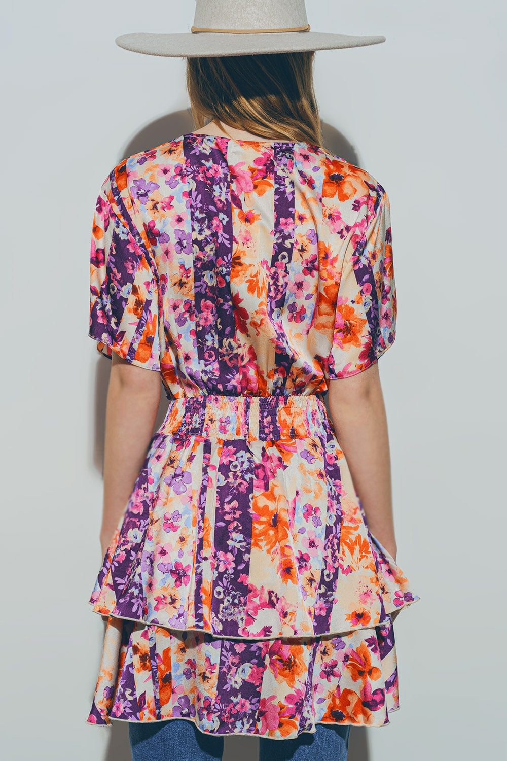 Mini robe florale en multicolore