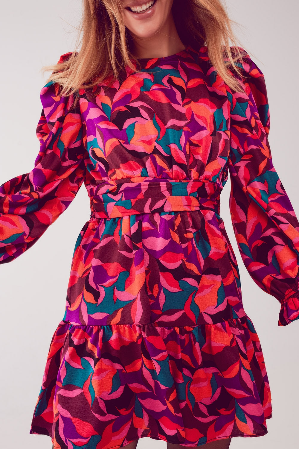 Mini robe fuchsia à manches bouffantes